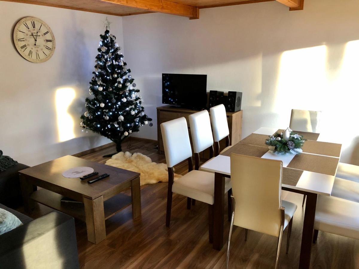 Viktoria- Neakceptujeme Mlade Partie Villa Terchová Exteriör bild